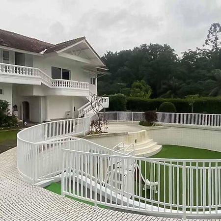 Reddoorz Plus @ Megamendung Puncak 2 Богор Экстерьер фото