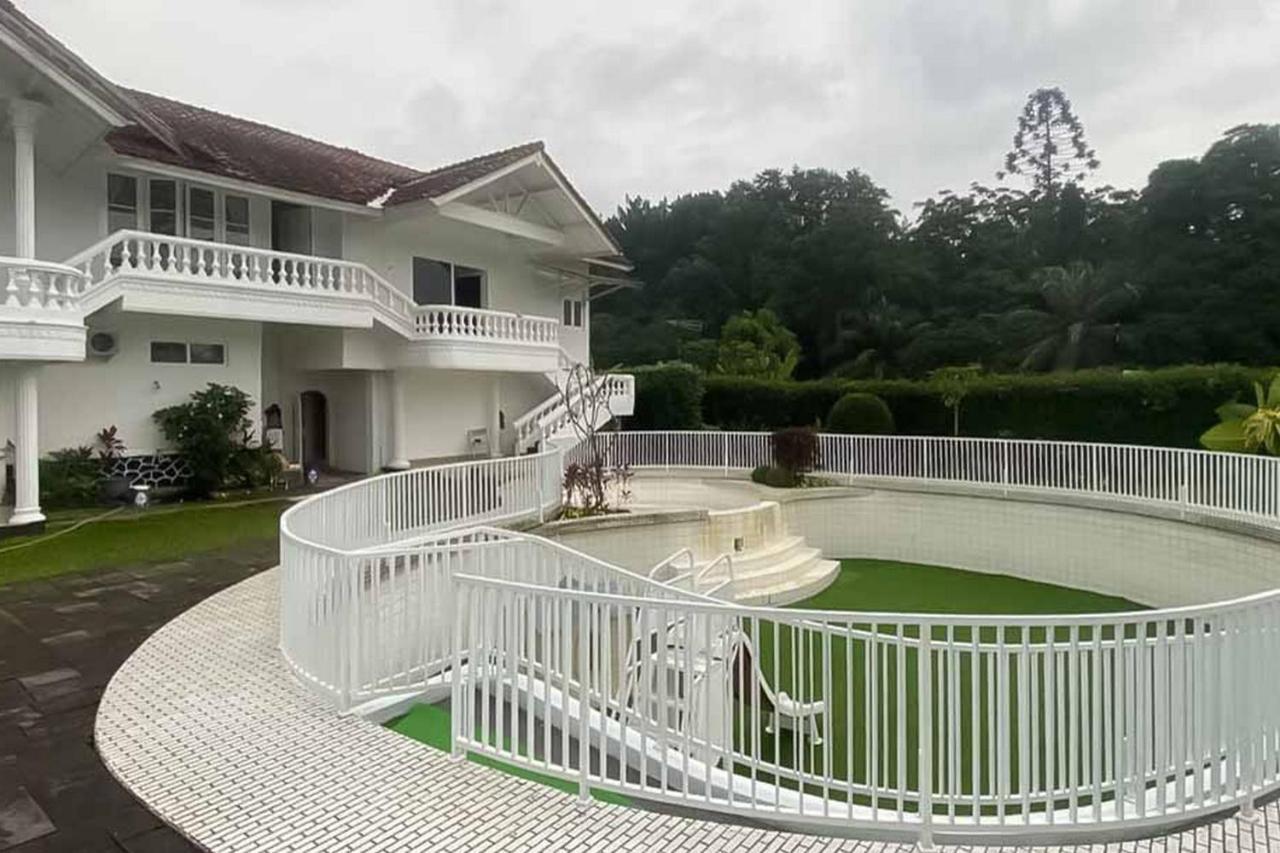 Reddoorz Plus @ Megamendung Puncak 2 Богор Экстерьер фото